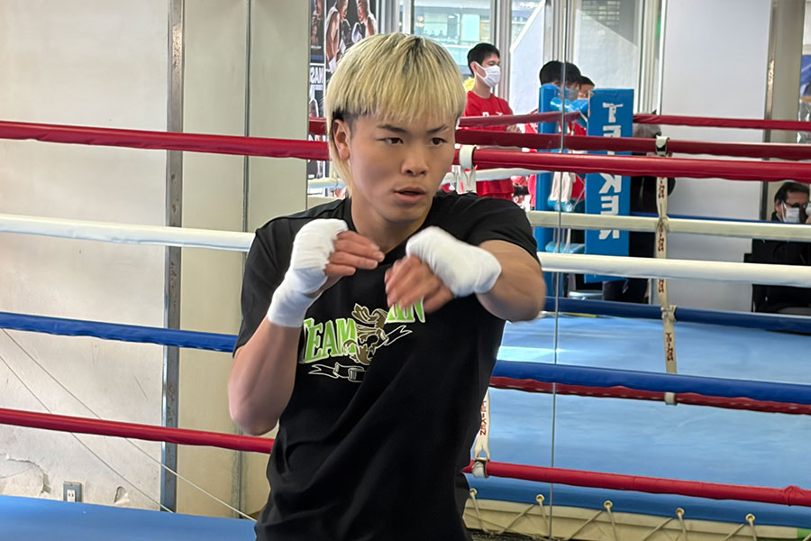 公開練習を行った那須川天心【写真：澤田直人】