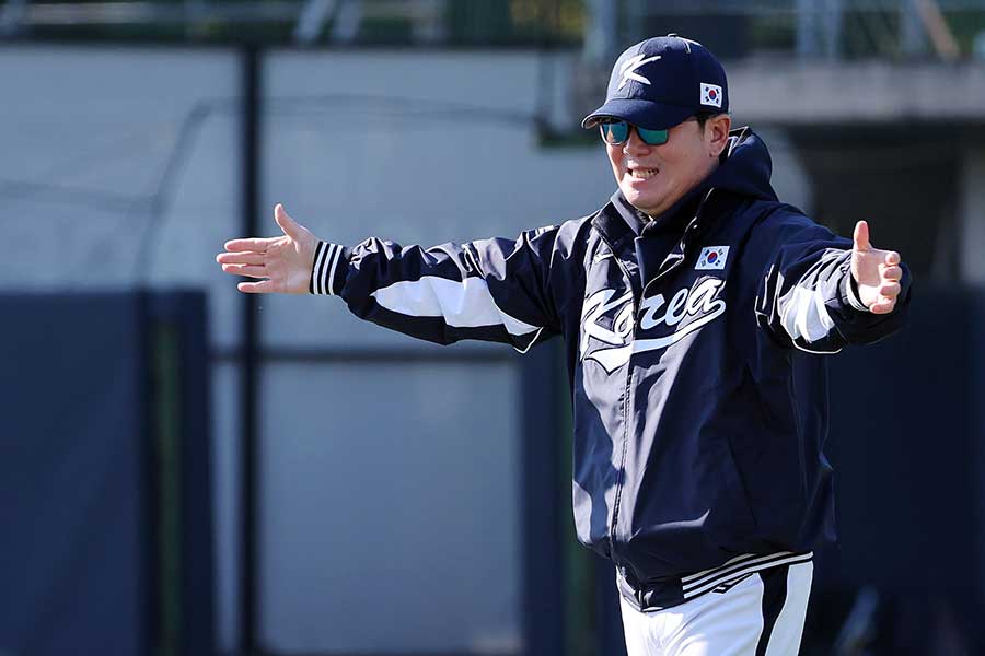 韓国のリュ・ジヒョン監督【写真:YONHAP NEWS/アフロ】