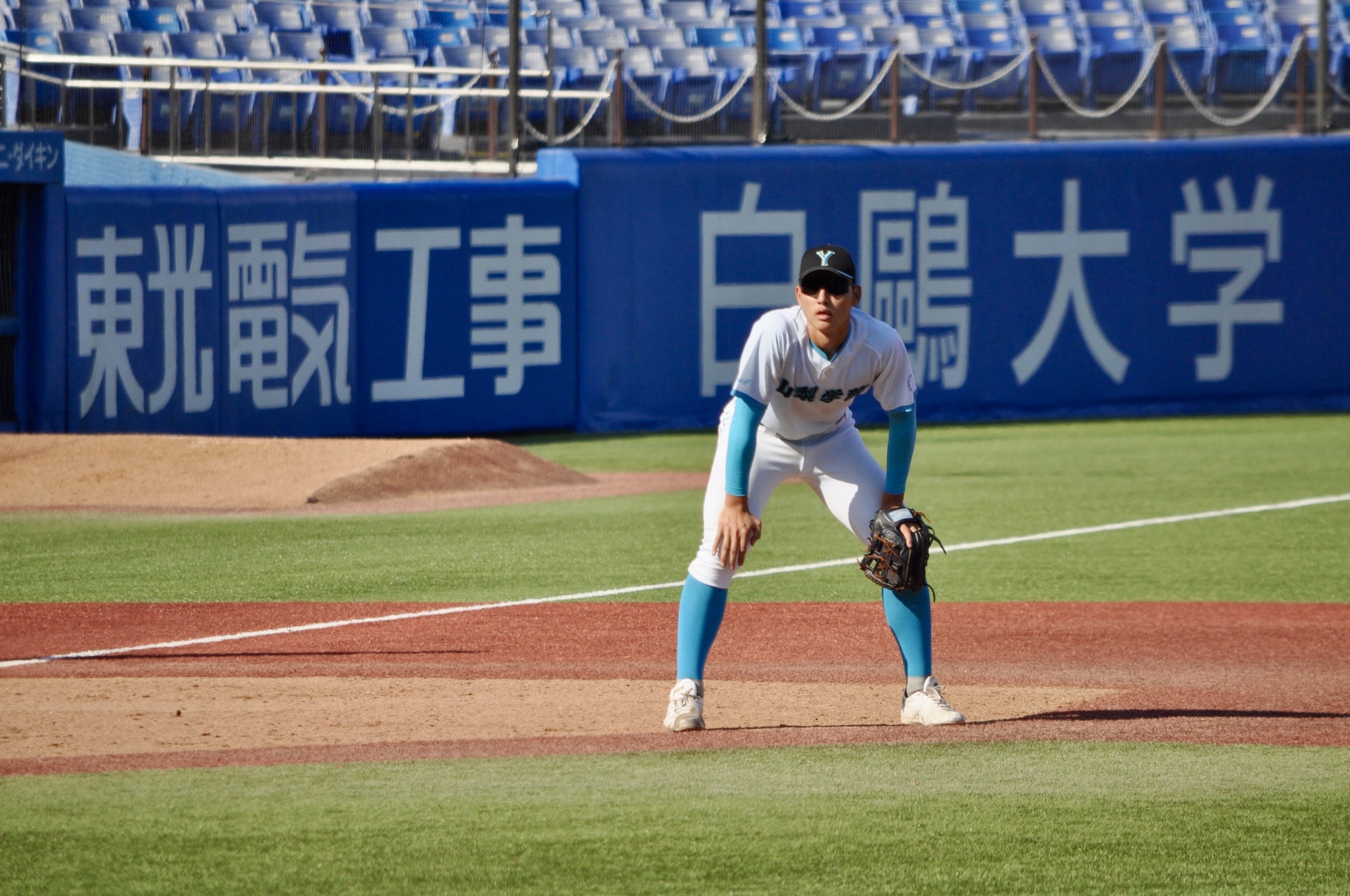 サードを守る山梨学院・菰田陽生【写真:山野邊佳穂】