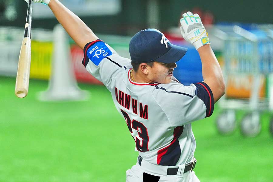 オ・スンファン氏も注目するスラッガー、アン・ヒョンミン【写真:小林靖】