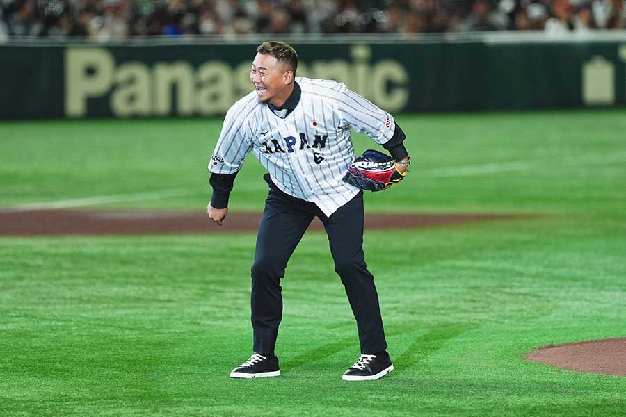 侍ジャパン韓国戦の始球式に登場した元中日の中田翔氏【写真:小林靖】