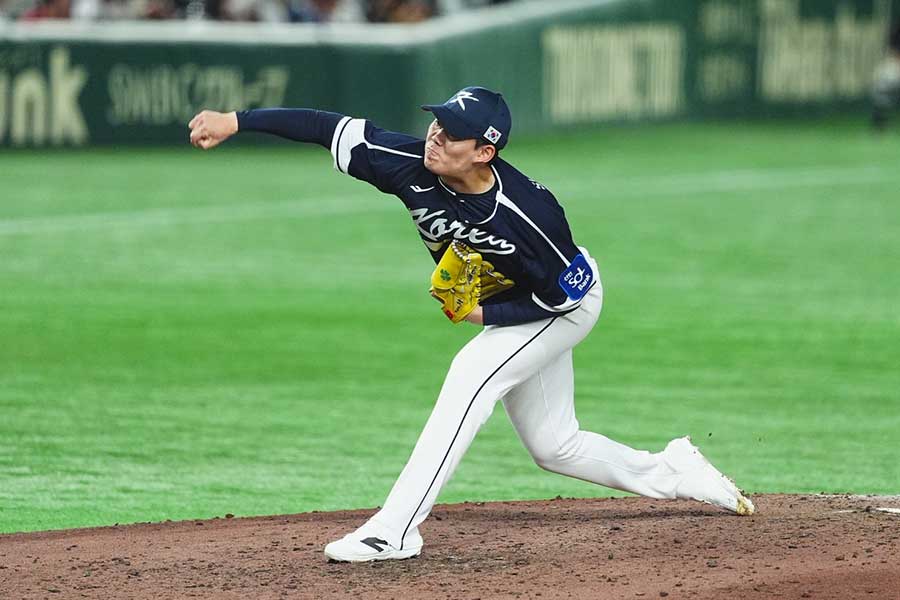 第1戦に登板したソン・ヨンタク【写真:小林靖】