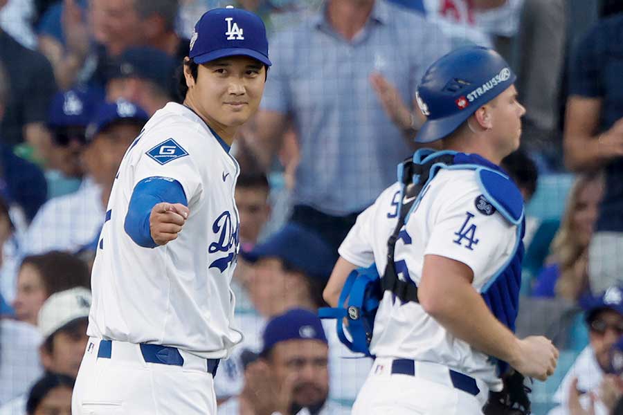 大谷翔平(左)とコンビを組んだウィル・スミス【写真:UPI/アフロ】