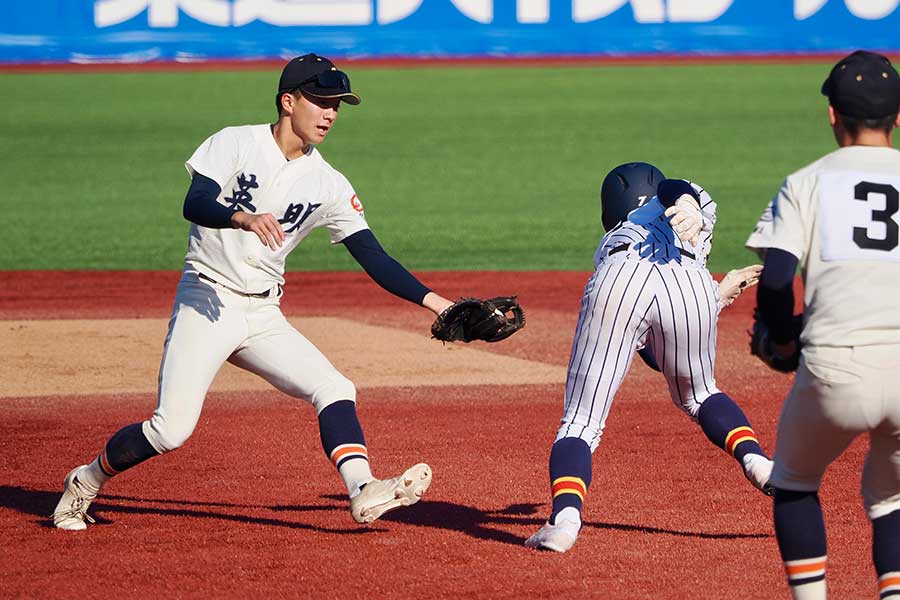 明治神宮大会4強の英明、内野だけのグラウンドで守備力を磨いた秘密とは【写真：羽鳥慶太】