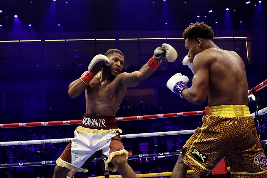 WBO世界ウェルター級タイトルマッチでノーマン(左)はヘイニーに完敗【写真:ロイター】