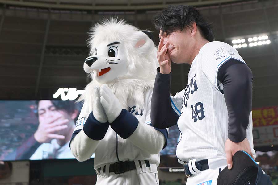 ファン感謝デーで感極まった今井達也【写真:産経新聞社】