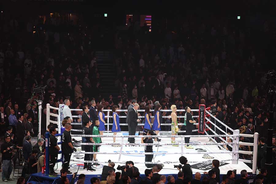 TOYOTA ARENA TOKYOで行われたWBC世界バンタム級王座決定戦12回戦【写真:山口比佐夫】