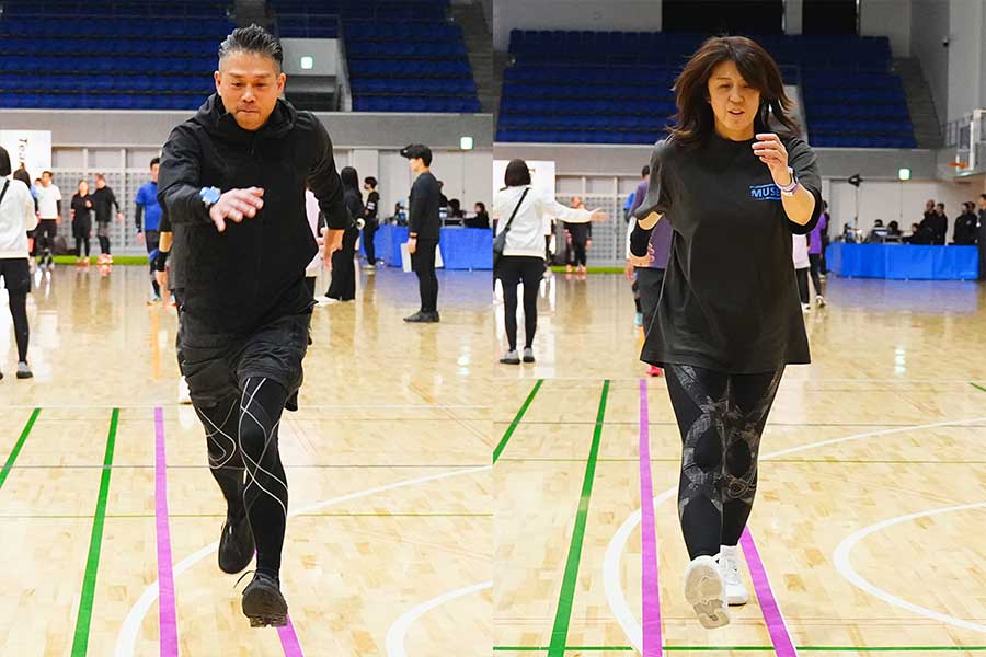 「スポーツテストなんて学生以来！」と意気込む二人。関口さん（右）はイチロー氏も愛用する軽量タイプのロングタイツを、片岡さん（左）はホールド感をしっかり感じるノーマルタイプのロングタイツを着用し参加