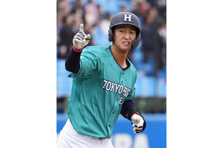 「東京六大学野球連盟結成100周年記念試合」にチームEast主将として参加した松下歩叶【写真:産経新聞社】