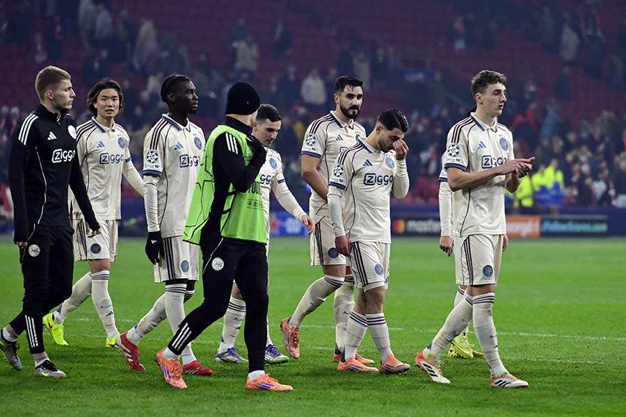 アヤックスの板倉滉（左から2番目）【写真：ANP Photo/アフロ】