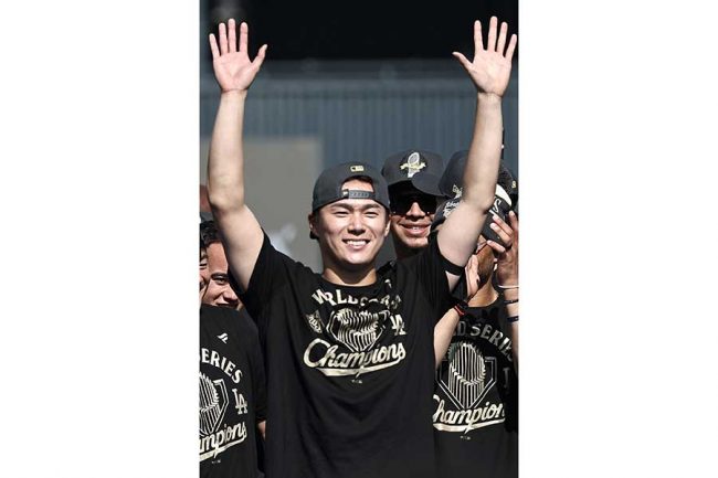 感動しないなんて無理」 山本由伸とド軍レジェンドが生んだ光景に反響