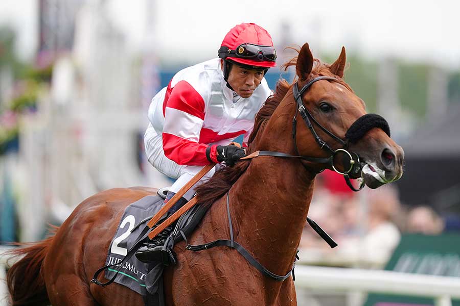 ダノンデサイルと戸崎圭太騎手【写真：PA Images/アフロ】