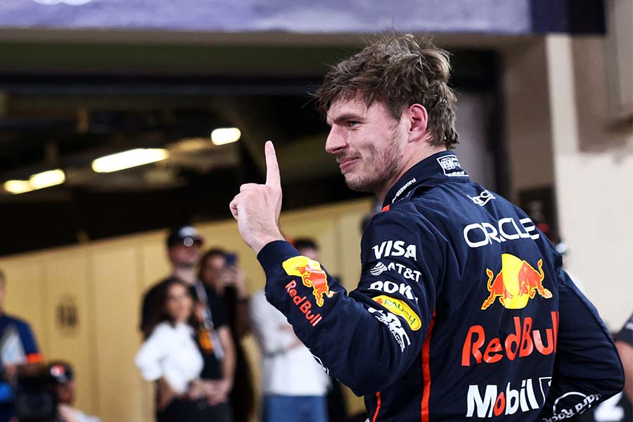 今季最終戦アブダビGPでポールポジションを獲得したレッドブルのフェルスタッペン【写真：ロイター】