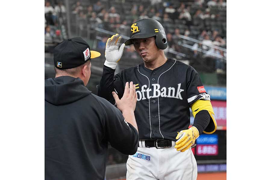 鷹ドラ1・佐藤直樹は楽天へ 【写真:産経新聞社】