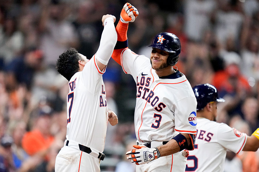 アストロズのジェレミー・ペーニャ(右)【写真:AP/アフロ】