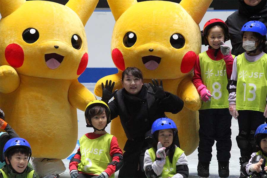 スケート教室で特別講師を務めた伊藤みどりさん【写真:宮内宏哉】