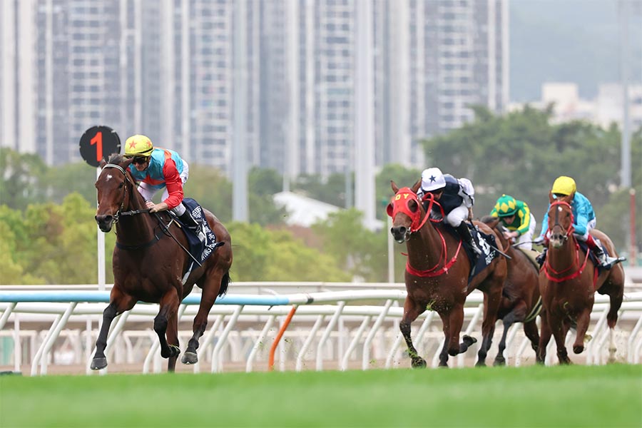 G1・香港スプリントでアブミが外れるトラブルが発生【写真:スポーツ報知/アフロ】
