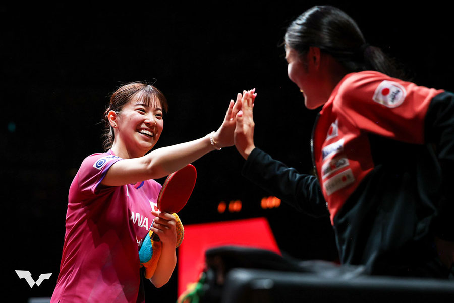 WTTファイナルズ香港に参戦した女子シングルスの長崎美柚(左)【写真:World Table Tennis提供】