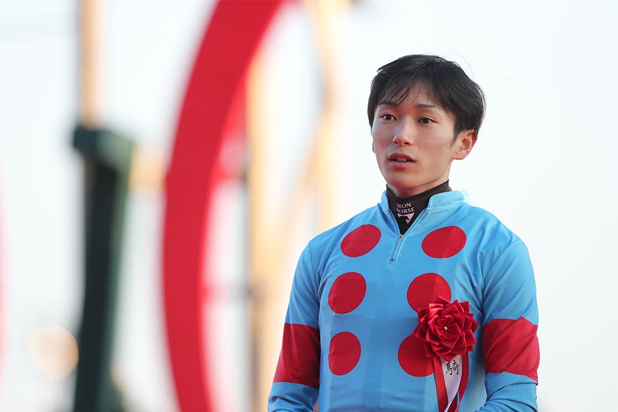 矢作厩舎所属の坂井瑠星【写真：山根英一/アフロ】