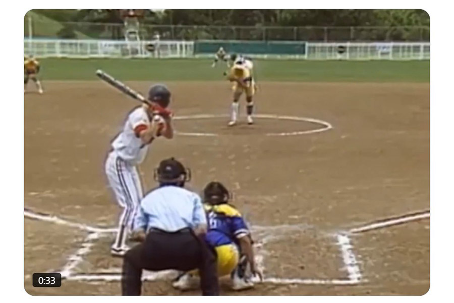 ソフトボール元米国代表のフェルナンデス（画像はフリードマン氏Xのスクリーンショット）