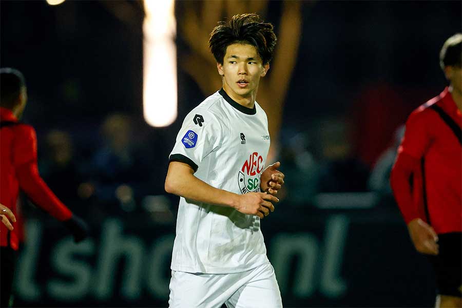 塩貝健人【写真：アフロ】