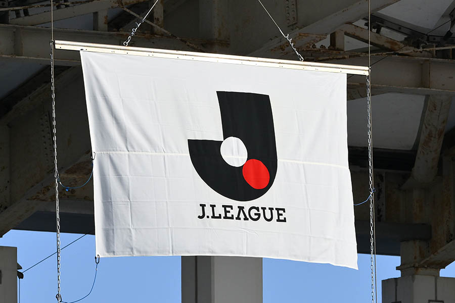 Jリーグが百年構想リーグ公式試合球を発表【写真:アフロ】