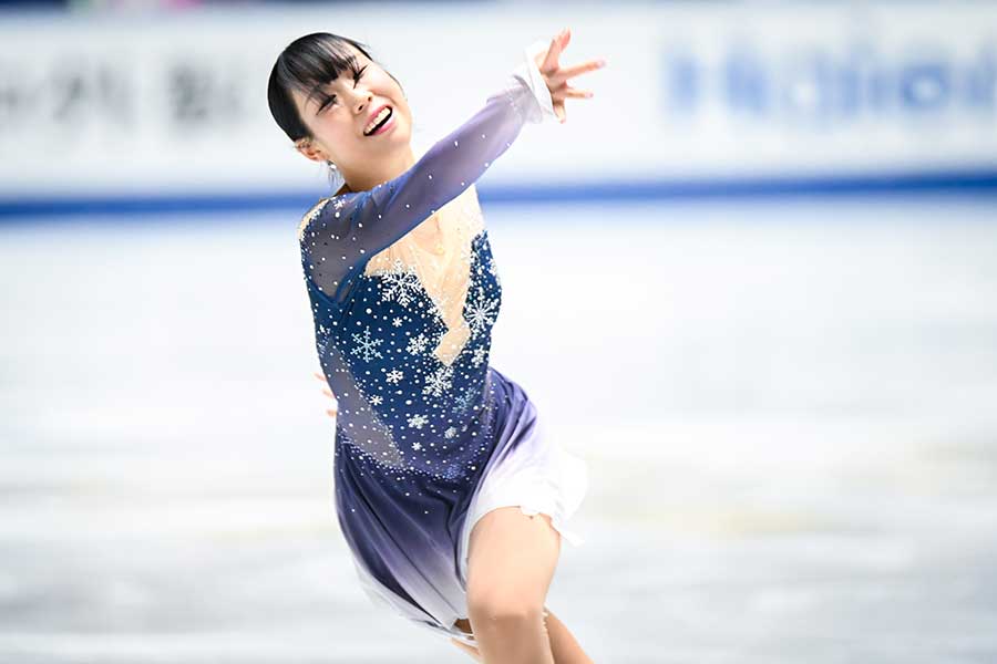 女子ショートプログラムで演技する三原舞依【写真：中戸川知世】
