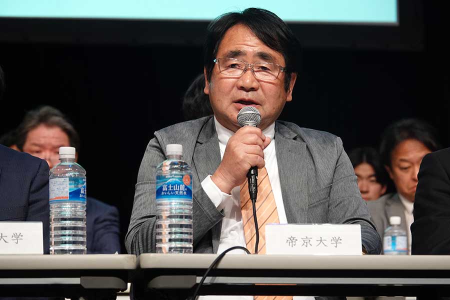 10日の会見で抱負を語る中野孝行監督【写真：編集部】
