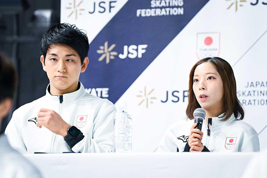 五輪代表発表の会見に出席した木原龍一（左）と三浦璃来【写真：中戸川知世】