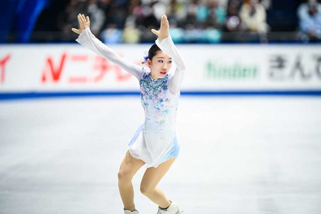 天使の輪が…」 日本フィギュア15歳女子の1枚で偶然…ドレス姿に歓喜の声
