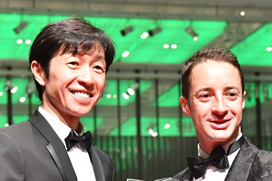 武豊（左）とルメール【写真：産経新聞社】