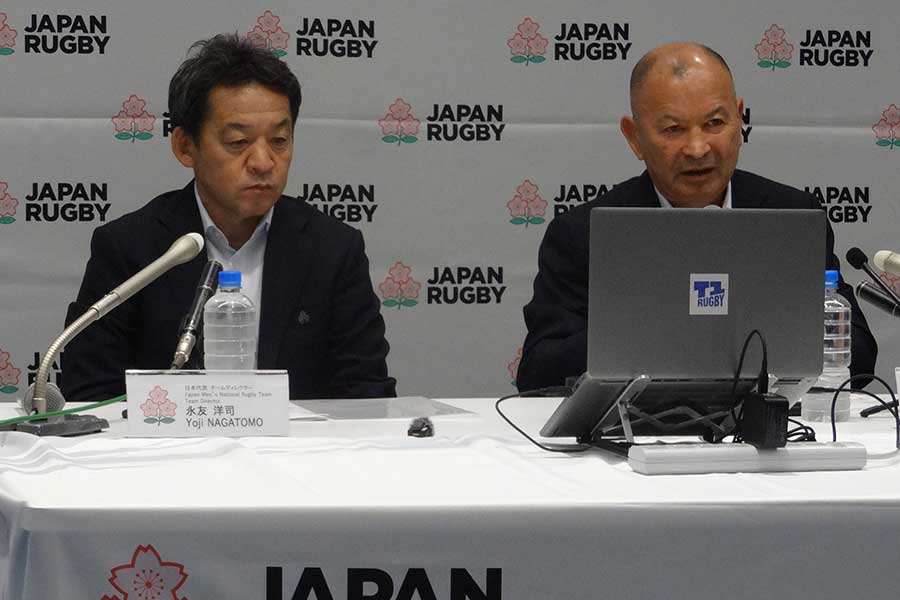 永友TD（左）と会見するエディーHC、代表とW杯への強い意志と決意を求めている【写真：吉田宏】