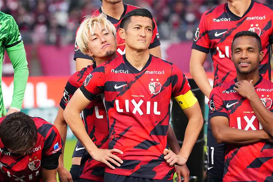 ベストイレブンに選出された鹿島の鈴木優磨（左）と植田直通【写真：アフロスポーツ】