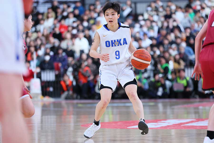 決勝で奮闘した2年生の司令塔・竹内みや【(C)SoftBank ウインターカップ2025」