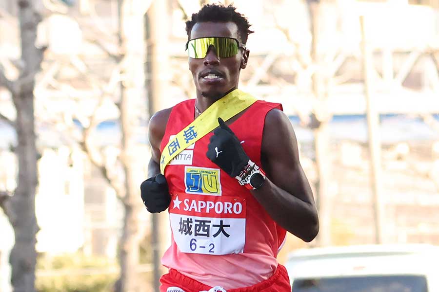 エースが集う2区で区間新記録をマークしたヴィクター・キムタイ【写真:アフロ】