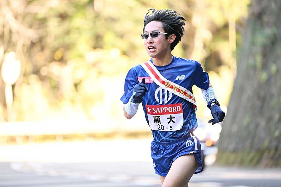 前回の箱根駅伝で5区を走った川原琉人【写真：アフロ】