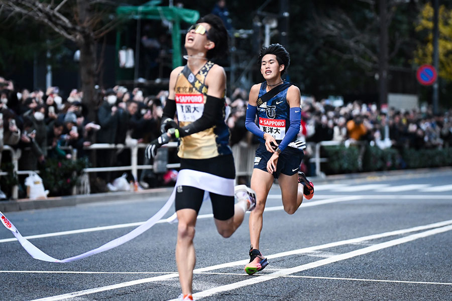 シード権を逃した東洋大(右)【写真:中戸川知世】