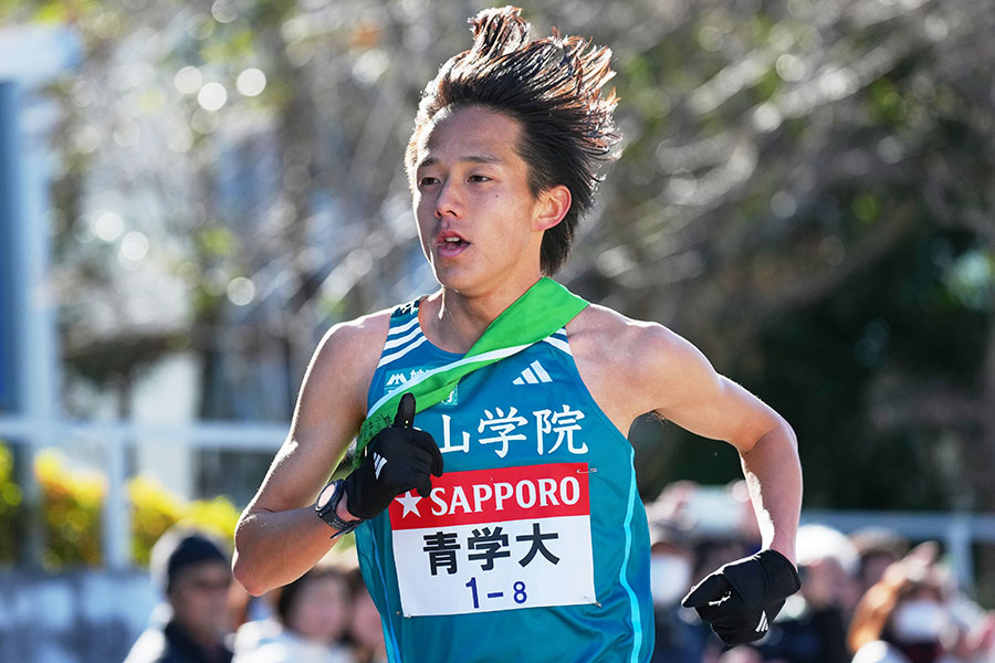 8区を走った青学大・塩出翔太【写真:アフロ】