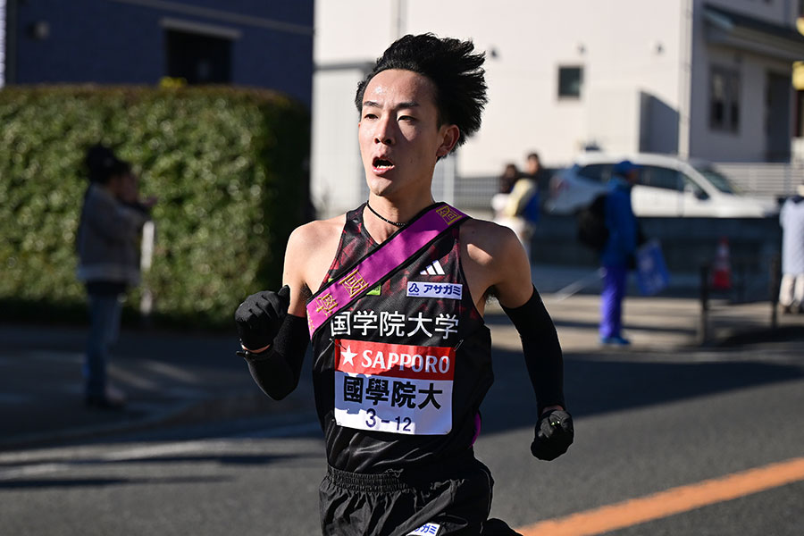 7区を走った国学院大・高山豪起【写真：アフロ】