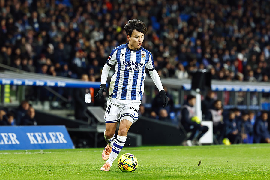 絶妙なアシストを披露したソシエダの久保建英【写真：ムツ・カワモリ/アフロ】