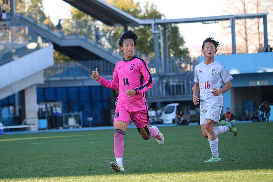 日大藤沢のMF中村龍剛【写真：橋本啓】