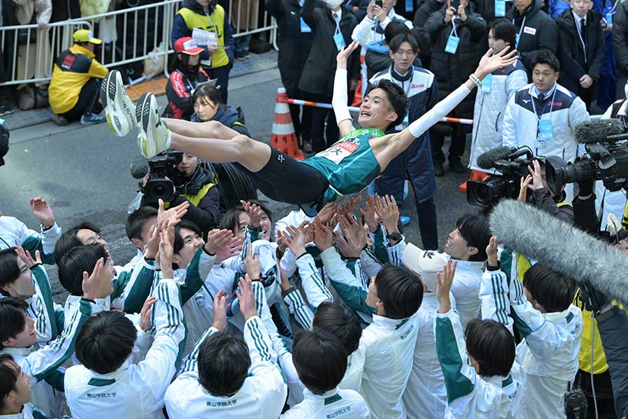 大会新記録で3年連続9度目の総合優勝を果たした青学大【写真：代表撮影】