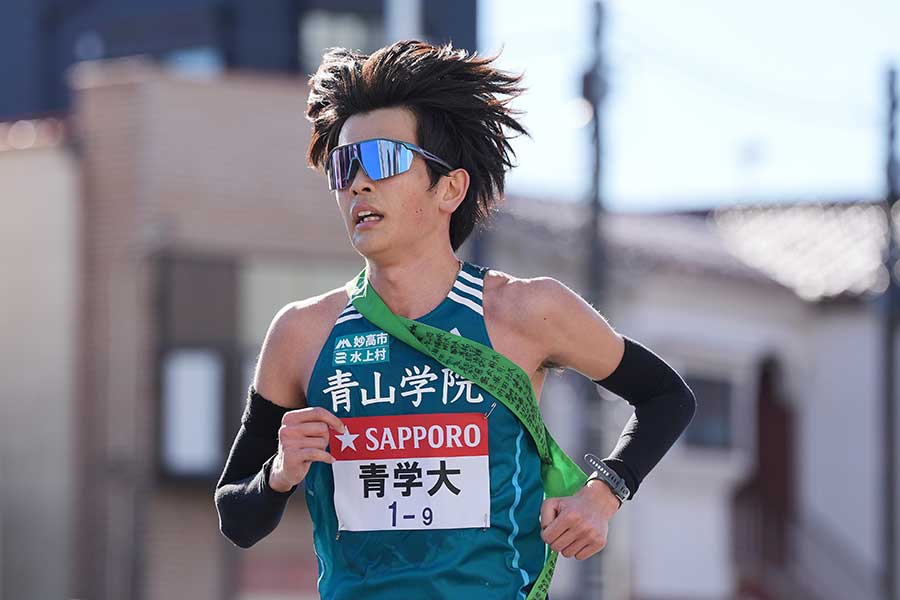 9区をトップで駆け抜けた青学大・佐藤有一【写真：アフロ】