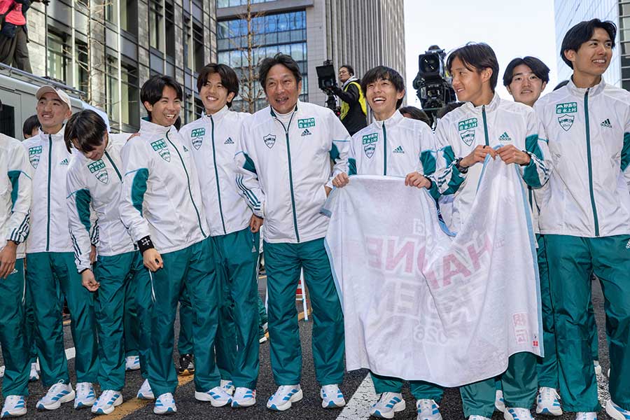 箱根駅伝で3年連続9度目の総合優勝を果たした青学大【写真：産経新聞社】