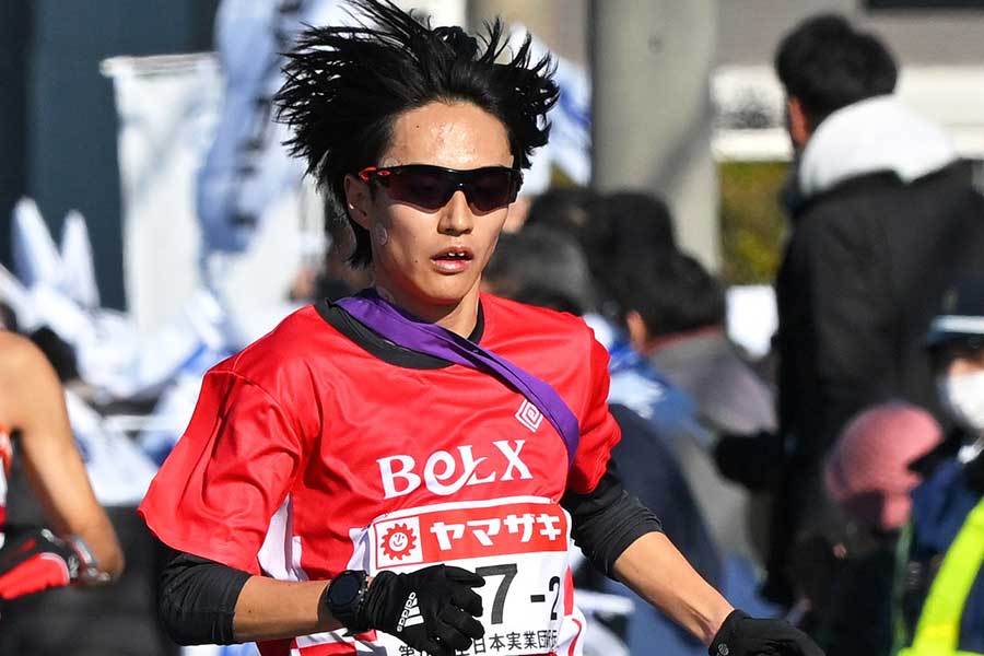 ニューイヤー駅伝の2区で区間新記録をマークして22人抜きを達成した吉田響【写真：産経新聞社】