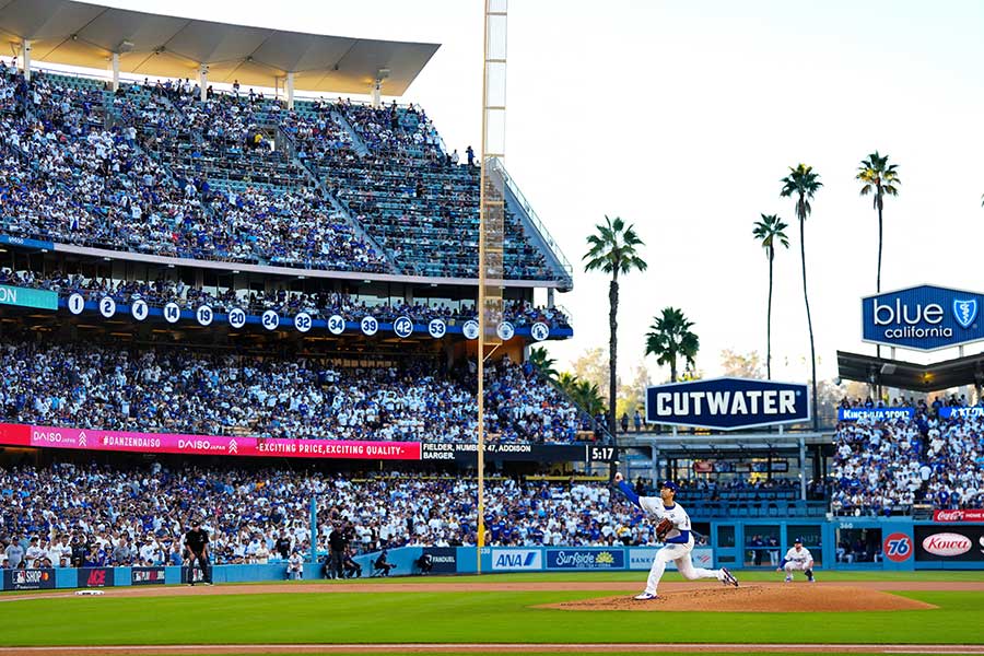 ドジャースの本拠地ドジャースタジアム【写真：AP/アフロ】