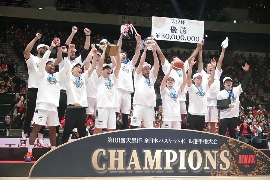 14年ぶり3回目の優勝を果たしたアルバルク東京【写真：編集部】