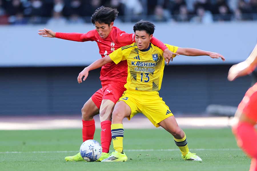 高校サッカー選手権の決勝で配られた応援グッズが話題に【写真：西村尚己/アフロスポーツ】