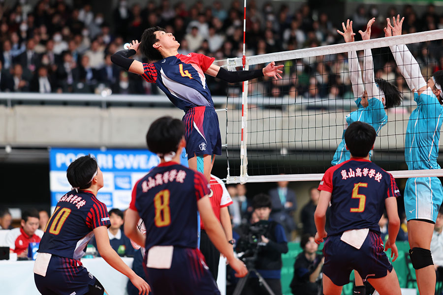 春高バレー男子では東山が清風を制し優勝を果たした【写真：森田直樹/アフロスポーツ】