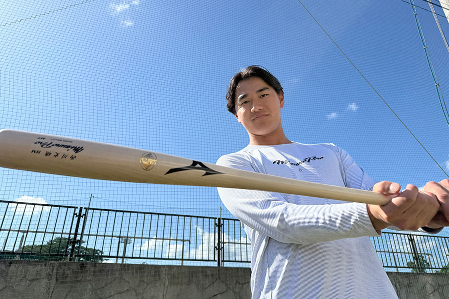 自主トレに励むロッテ西川【写真：球団提供】